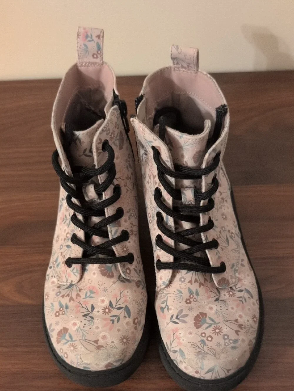Kids Floral Lace-Up Ankle Boots in Light Pink Size 2